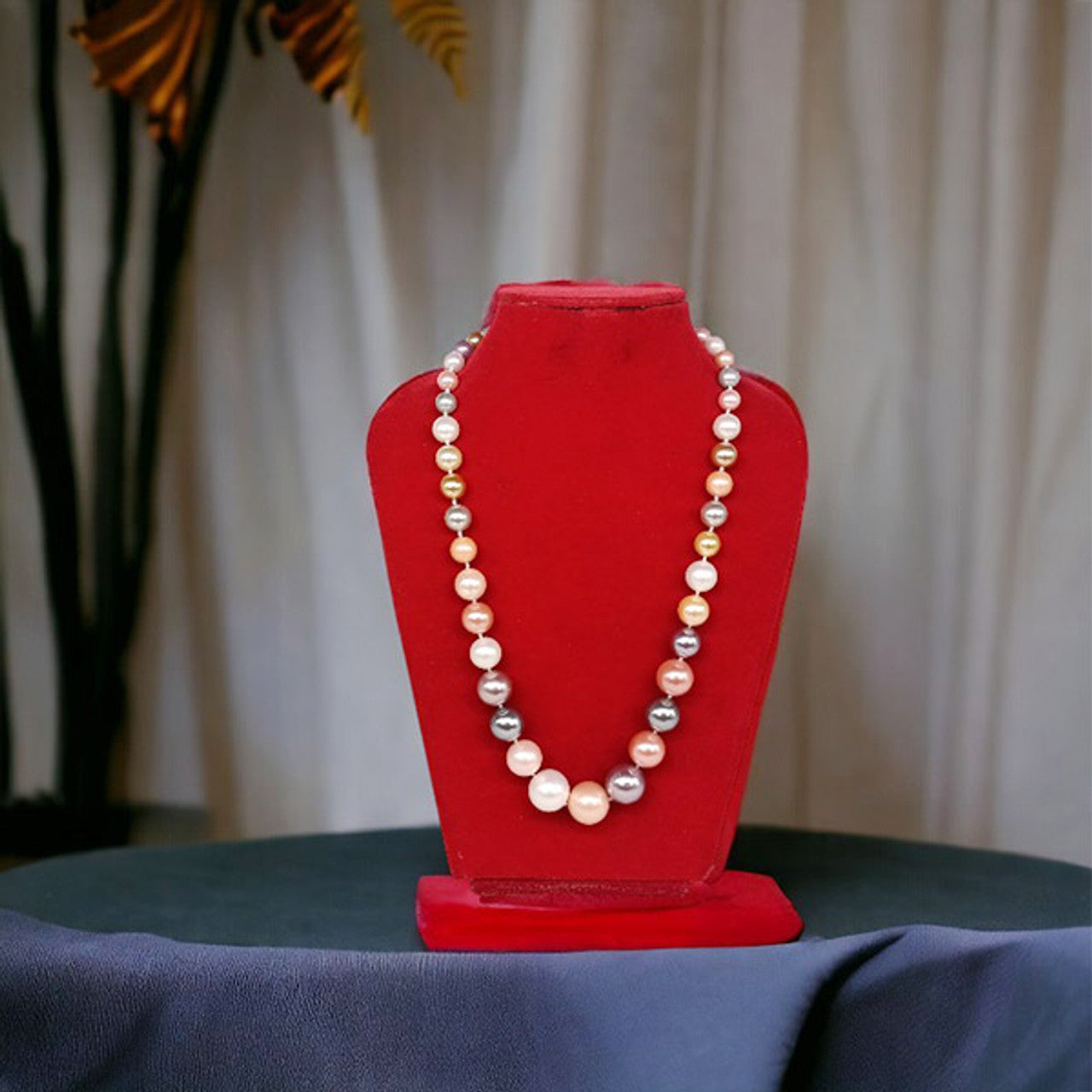 Elegant Beaded Necklace Gift