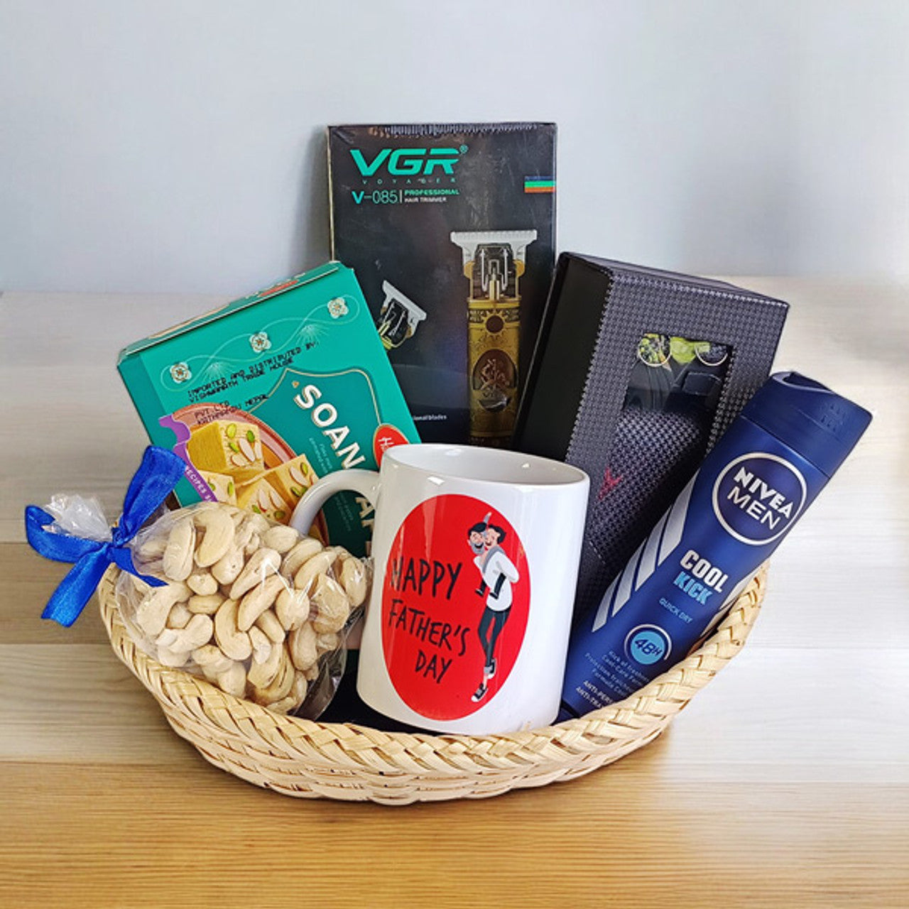 Grooming Hamper with Sweets & Mug