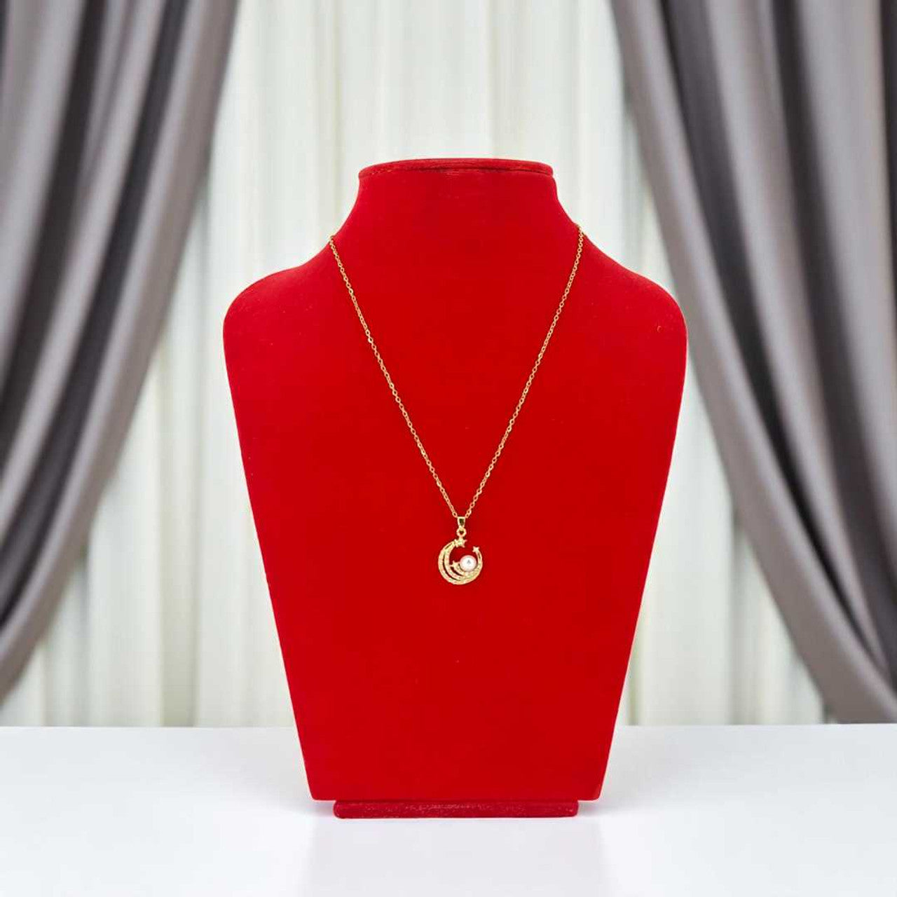 Gold Pendant with Pear – Star, Pearl & Stone