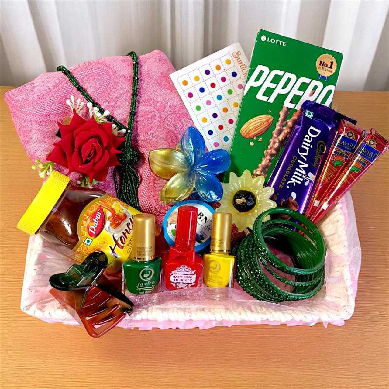 Shrawan Beauty Gift with Pashmina & Honey