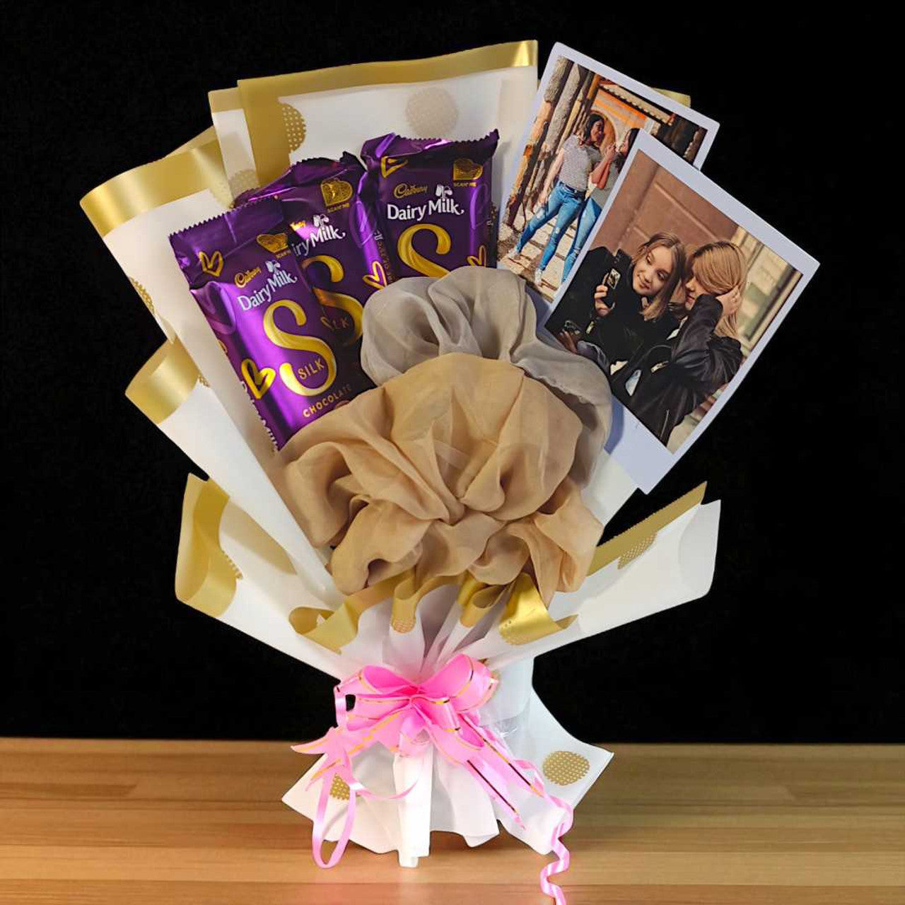 Scrunchies & Chocolate Gift Set in Bouquet