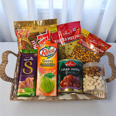 Sweet & Savory Gift Box with Juice For Father's Day