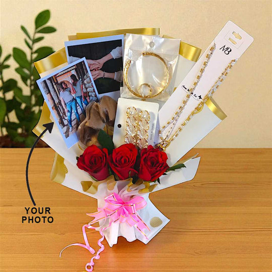 Gift Bouquet with Rose & Personalized Photo in Bouquet