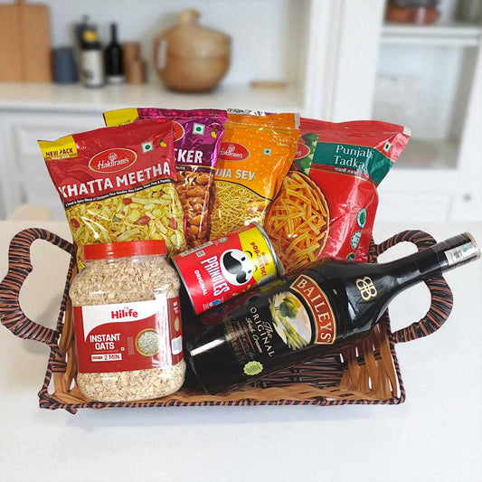 Whisky Treat Basket with Snacks