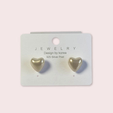 Heart-Shaped Cream Earstuds