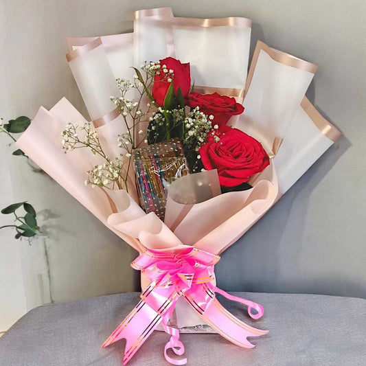 Traditional Chura & Rose Combo Bouquet - GiftstoNepal.com | GTN